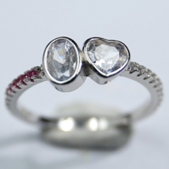 Anillo con Circonia