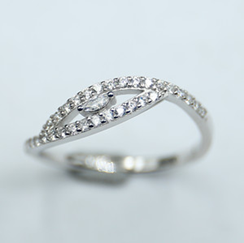 Anillo con Circonia