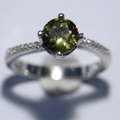 Anillo con Circonia