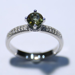 Anillo con Circonia
