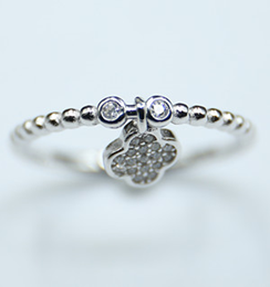 Anillo con Circonia