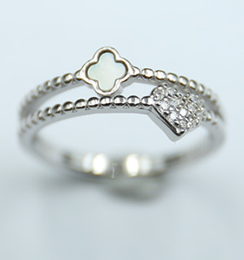 Anillo con Circonia