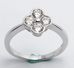 Anillo con Circonia