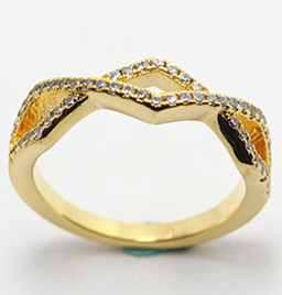 Anillo con Circonia