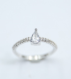 Anillo con Circonia